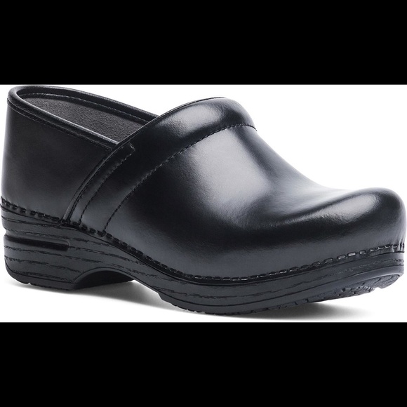 dansko non slip shoes